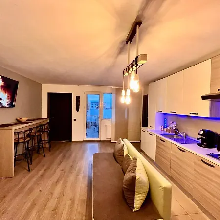 Coresi Bright Apartment *